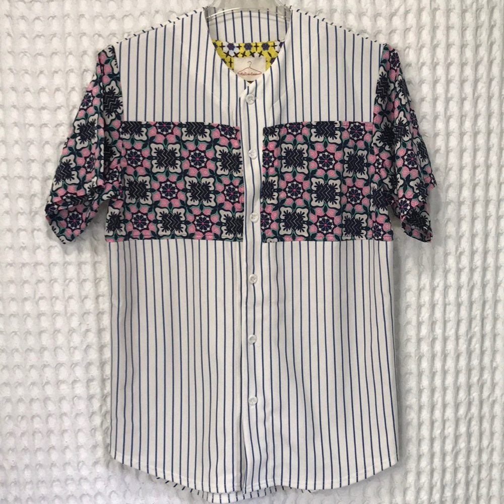 Women’s Medium Native Rose Jersey.  A London based Clothing Company